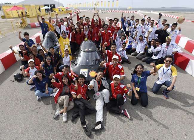 Tim Indonesia Berjaya di Lomba Mobil Hemat Energi di Singapura Tim Indonesia Berjaya di Lomba Mobil Hemat Energi di Singapura