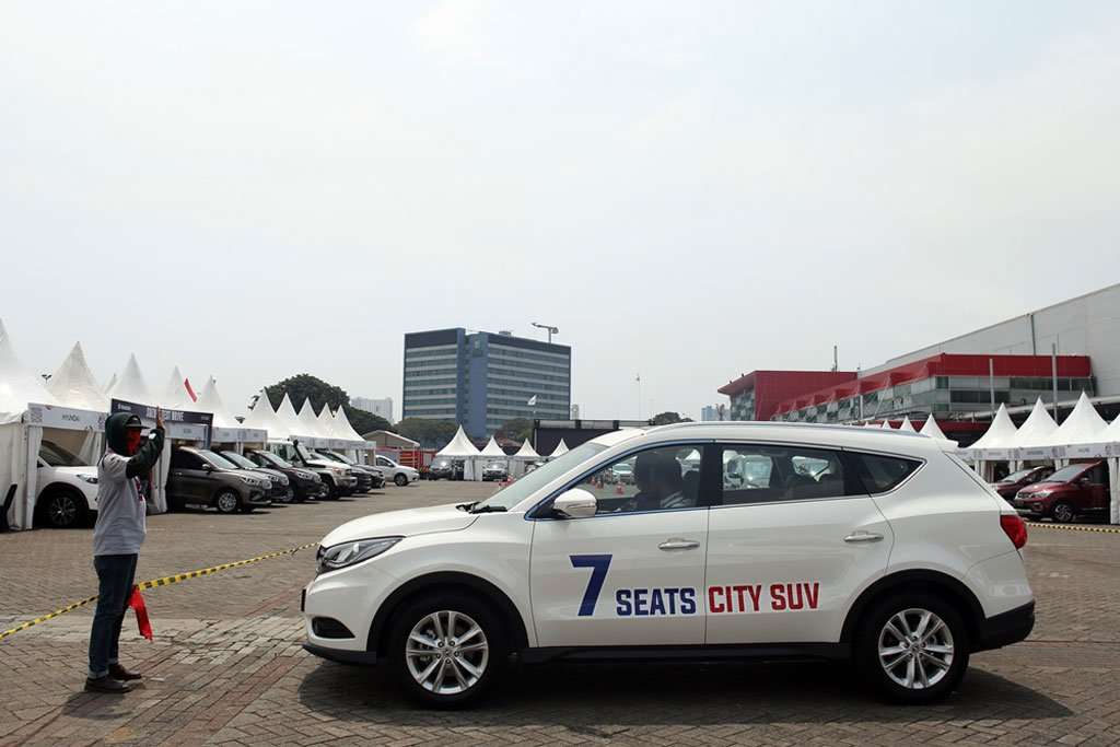 Kejutan, Test Drive DFSK Glory 580 Paling Banyak di IIMS 2018 Kejutan, Test Drive DFSK Glory 580 Paling Banyak di IIMS 2018