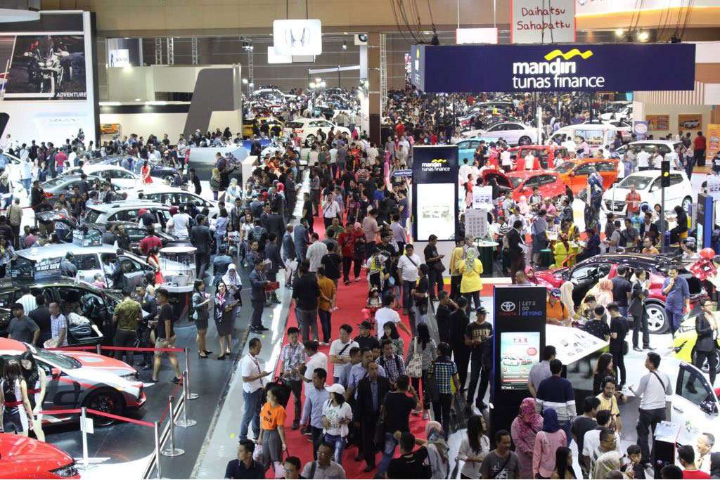 IIMS 2018 Dikunjungi Lebih dari 118 Ribu Orang dalam 3 Hari IIMS 2018 Dikunjungi Lebih dari 118 Ribu Orang dalam 3 Hari
