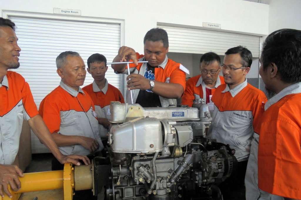KTB Berikan Pelatihan Otomotif Bersertifikat Bagi 21 Guru SMK KTB Berikan Pelatihan Otomotif Bersertifikat Bagi 21 Guru SMK