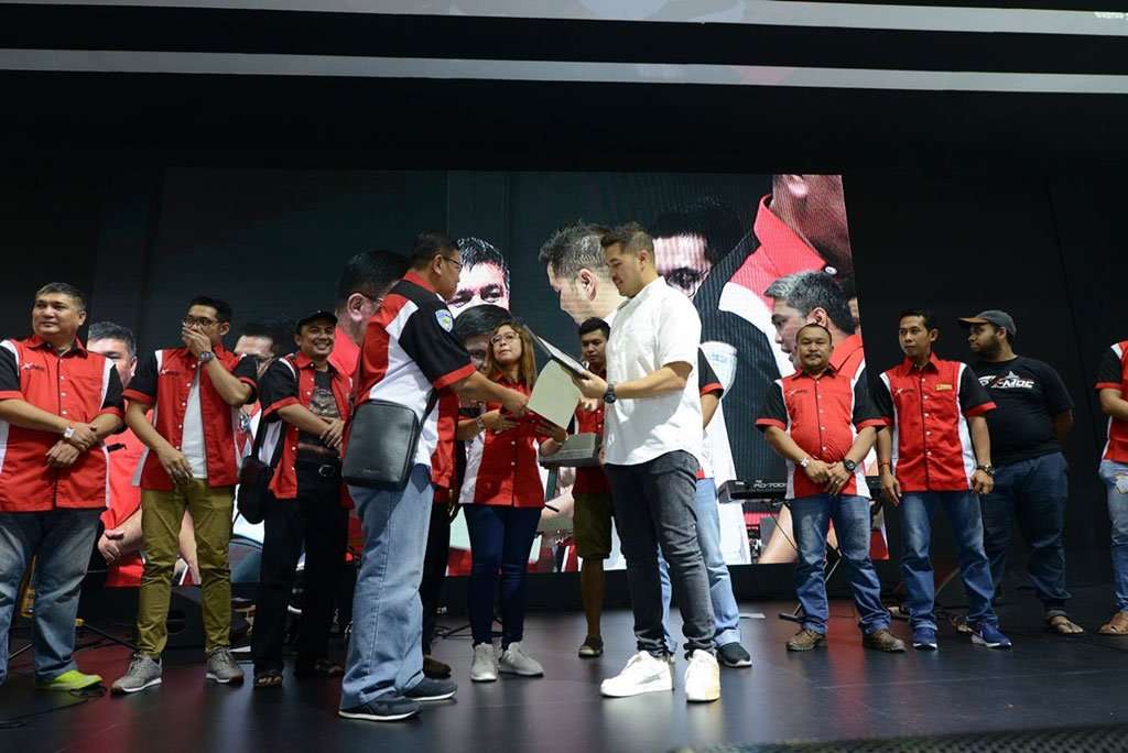 Komunitas Mitsubishi Xpander Angkat Rifat Sungkar Jadi Anggota Kehormatan Komunitas Mitsubishi Xpander Angkat Rifat Sungkar Jadi Anggota Kehormatan