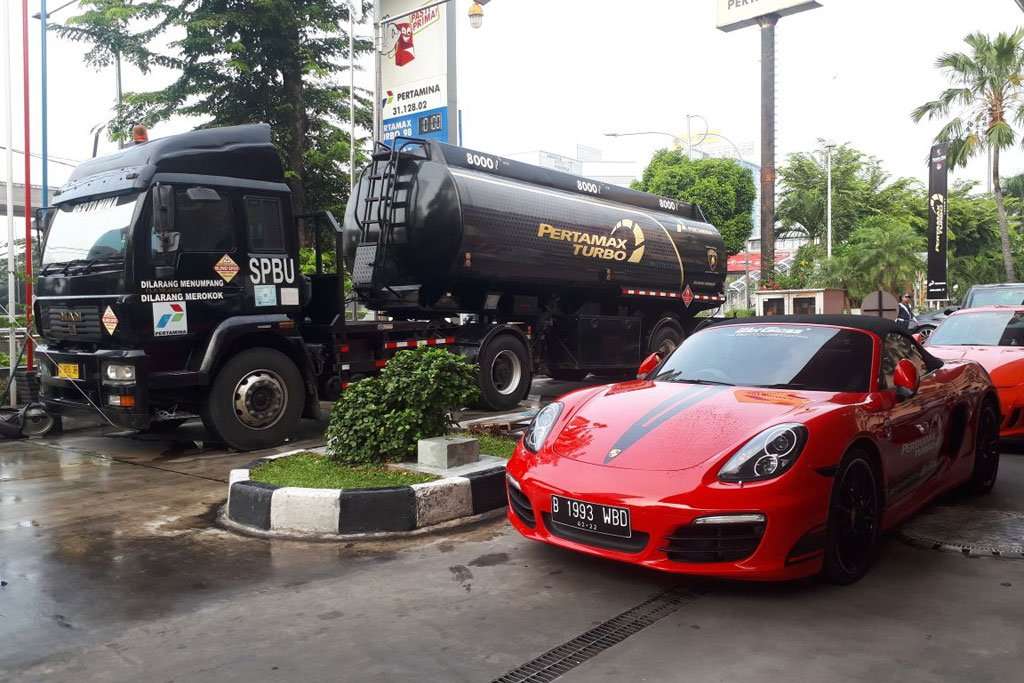 Pertamina dan Porsche Club Indonesia Kampanyekan Pertamax Turbo Pertamina dan Porsche Club Indonesia Kampanyekan Pertamax Turbo