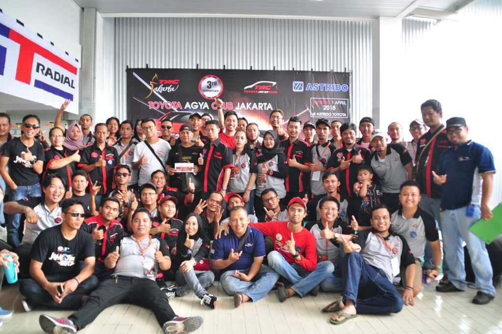 Toyota Agya Club Jakarta Rayakan HUT ke-3 dengan Baksos Toyota Agya Club Jakarta Rayakan HUT ke-3 dengan Baksos