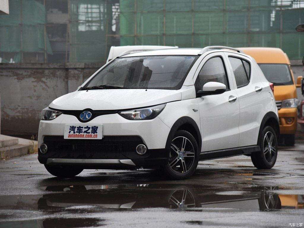 Tiruan Toyota C-HR Ini Jadi Mobil Listrik Terlaris di China Tiruan Toyota C-HR Ini Jadi Mobil Listrik Terlaris di China
