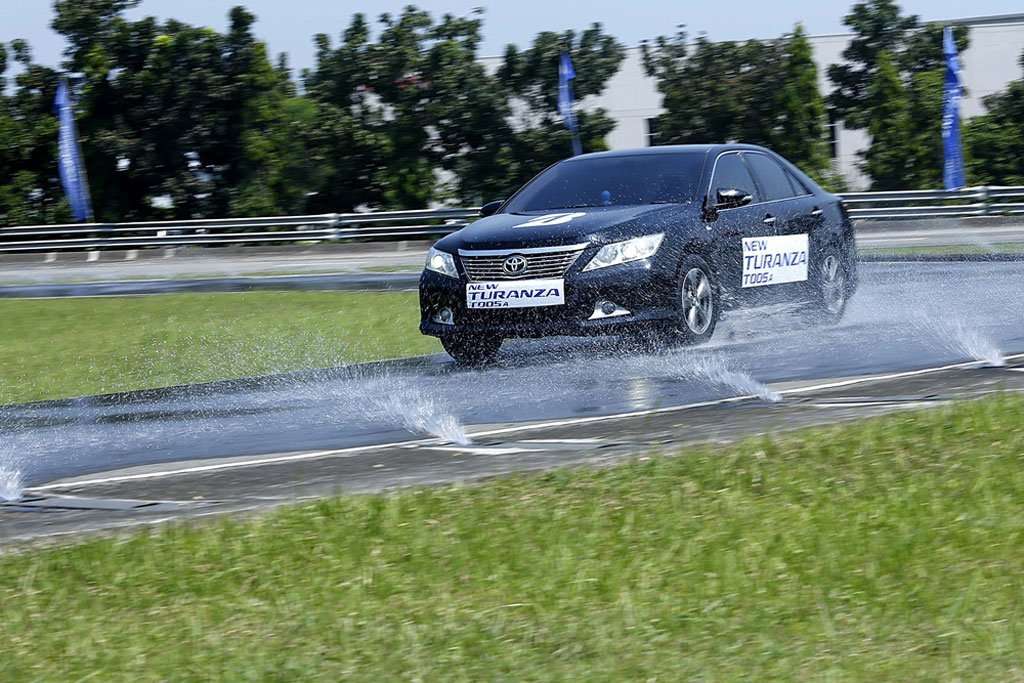 Bridgestone Ajak Komunitas Buktikan Kemampuan Ban Turanza T005A Bridgestone Ajak Komunitas Buktikan Kemampuan Ban Turanza T005A