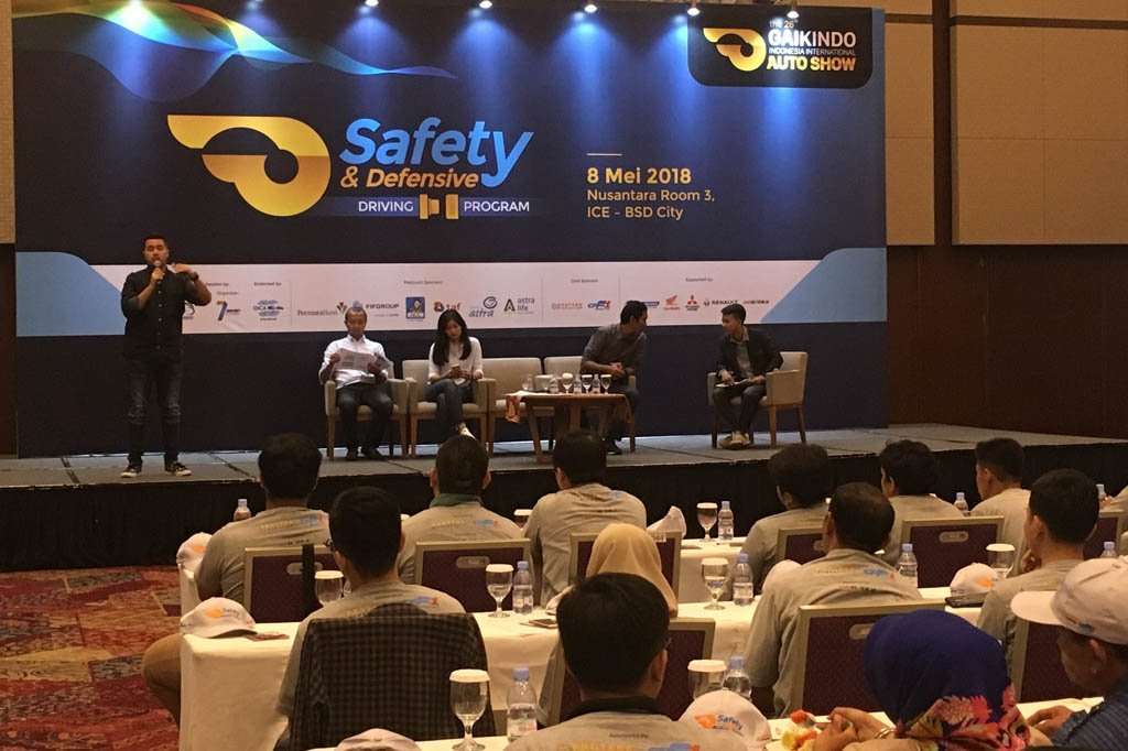 GIIAS 2018 Ajarkan Masyarakat Safety Driving dan Bagi-Bagi SIM Gratis GIIAS 2018 Ajarkan Masyarakat Safety Driving dan Bagi-Bagi SIM Gratis