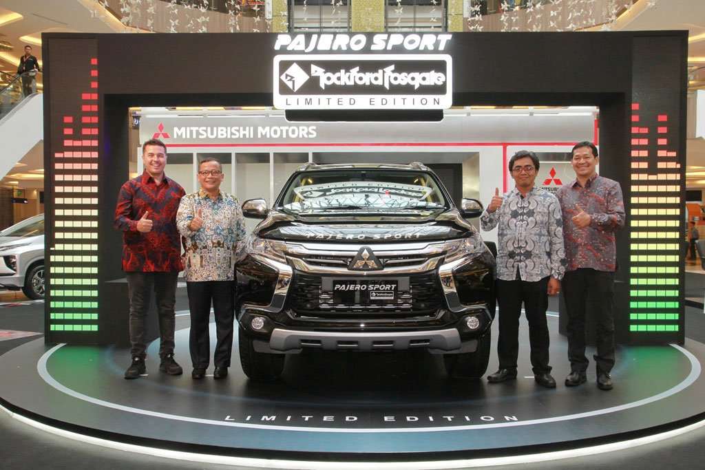 Pajero Sport Limited Edition dan New Triton Athlete Diperkenalkan di Bandung Pajero Sport Limited Edition dan New Triton Athlete Diperkenalkan di Bandung