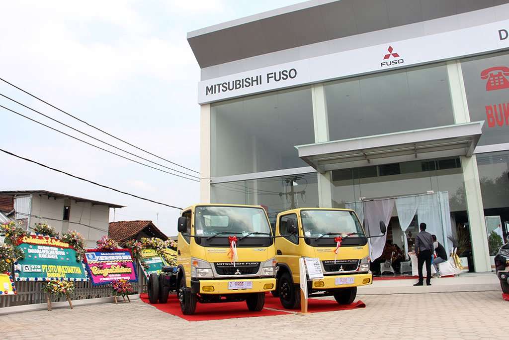 Dealer Mitsubishi Fuso ke-229 Diresmikan di Rancekek Dealer Mitsubishi Fuso ke-229 Diresmikan di Rancekek