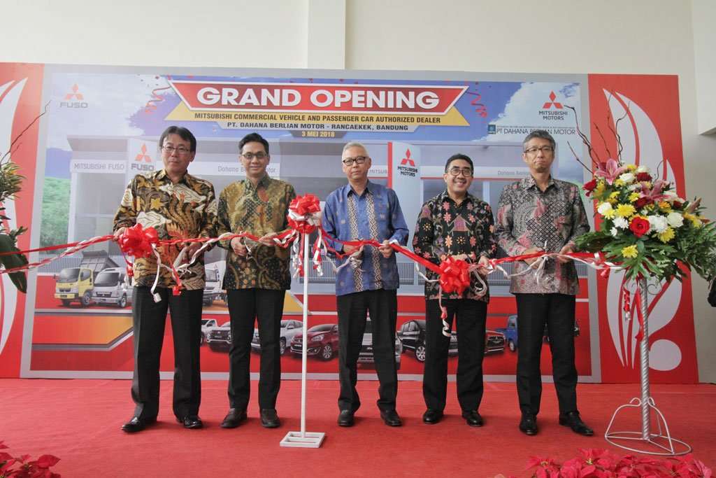 Mitsubishi Resmikan Diler Kendaraan Penumpang ke-115 Mitsubishi Resmikan Diler Kendaraan Penumpang ke-115