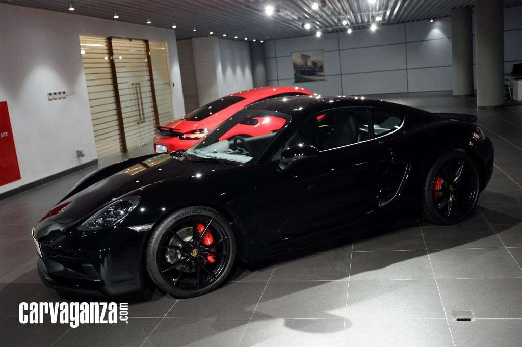 GALERI FOTO: Menikmati Lekukan Porsche 718 Cayman GTS GALERI FOTO: Menikmati Lekukan Porsche 718 Cayman GTS