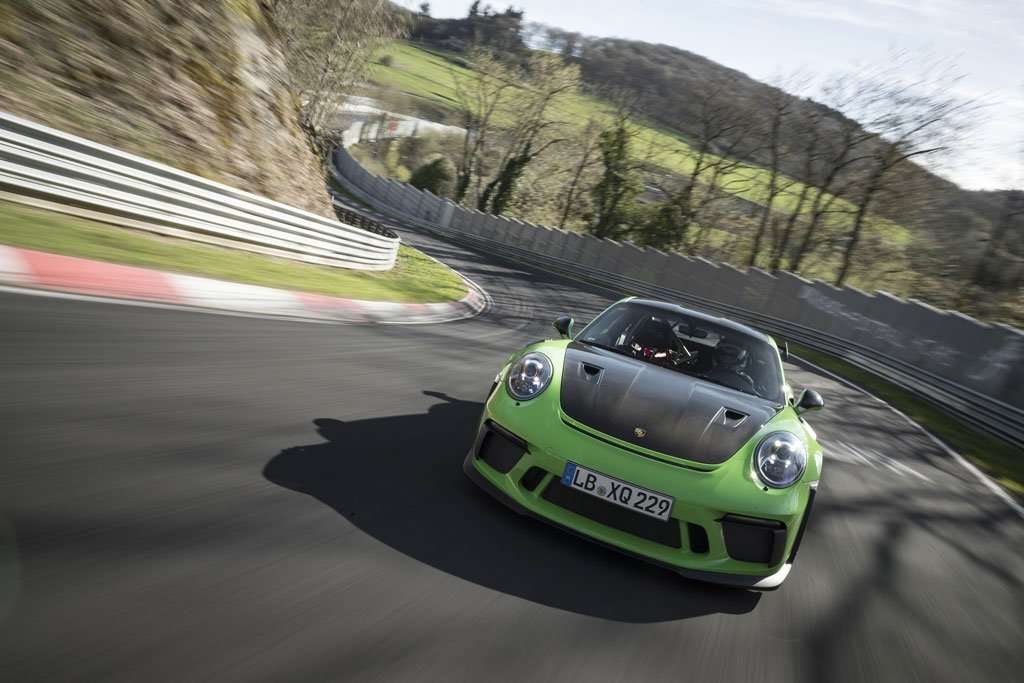 Porcshe 911 GT3 RS Catat Rekor di Nurburgring Porcshe 911 GT3 RS Catat Rekor di Nurburgring