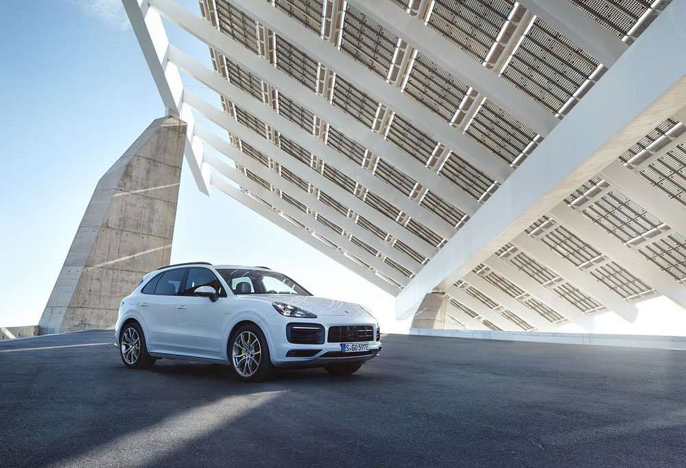 Porsche Cayenne Perkenalkan Varian Plug-In Hybrid Baru