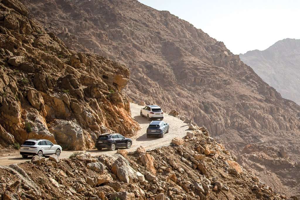 Porsche Cayenne 2018 Drive in Oman (Bagian 1) Porsche Cayenne 2018 Drive in Oman (Bagian 1)