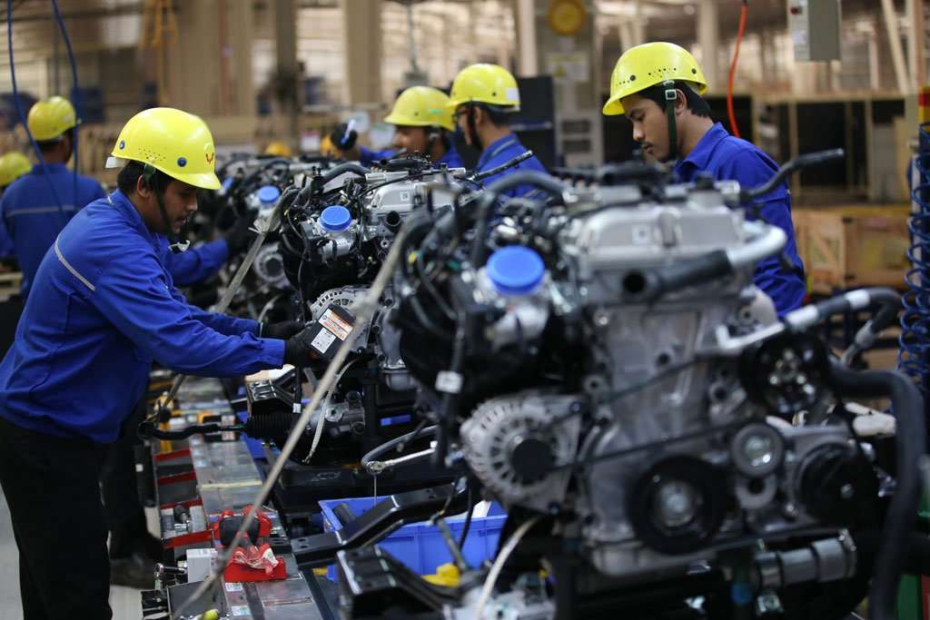 Cetak 15 Mobil Per Jam, Wuling Motors Gunakan 56 Persen Konten Lokal Cetak 15 Mobil Per Jam, Wuling Motors Gunakan 56 Persen Konten Lokal