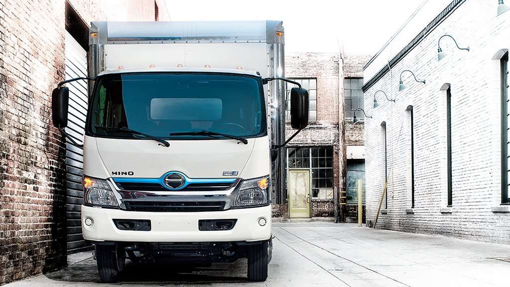 Hino Tampilkan Truk Listrik dan Rally Dakar di GIIAS 2018 Hino Tampilkan Truk Listrik dan Rally Dakar di GIIAS 2018