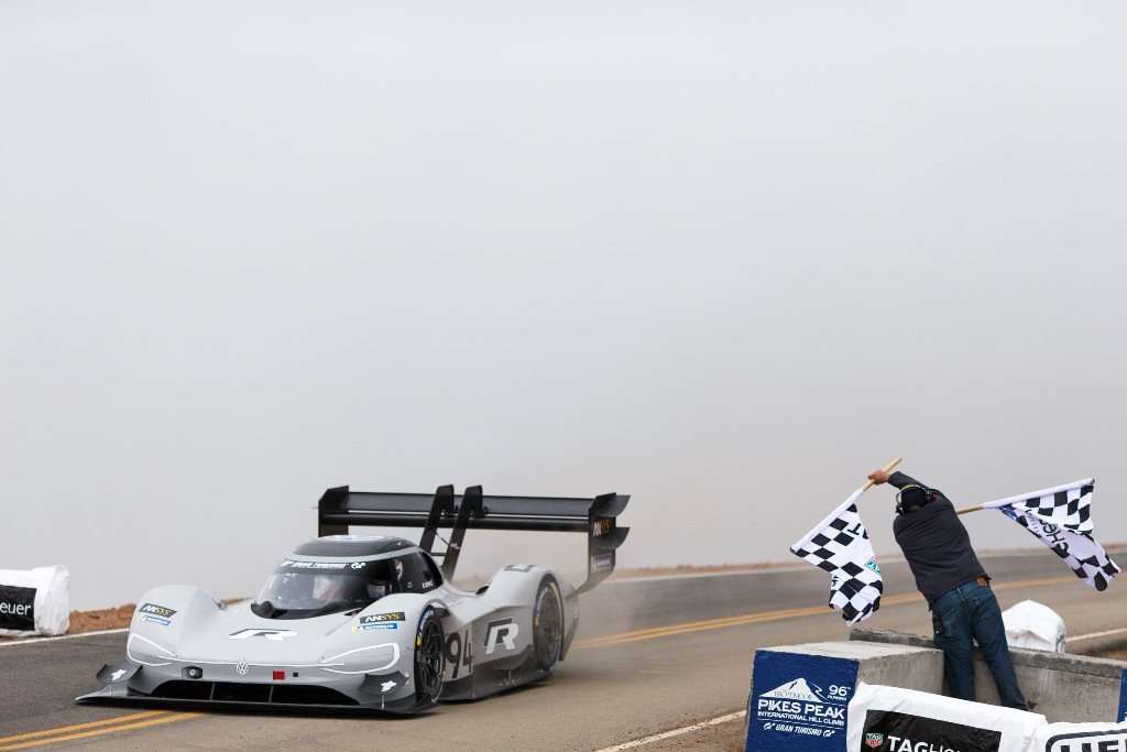 Mobil Listrik Volkswagen Pecahkan Rekor Tercepat di Pikes Peak Mobil Listrik Volkswagen Pecahkan Rekor Tercepat di Pikes Peak