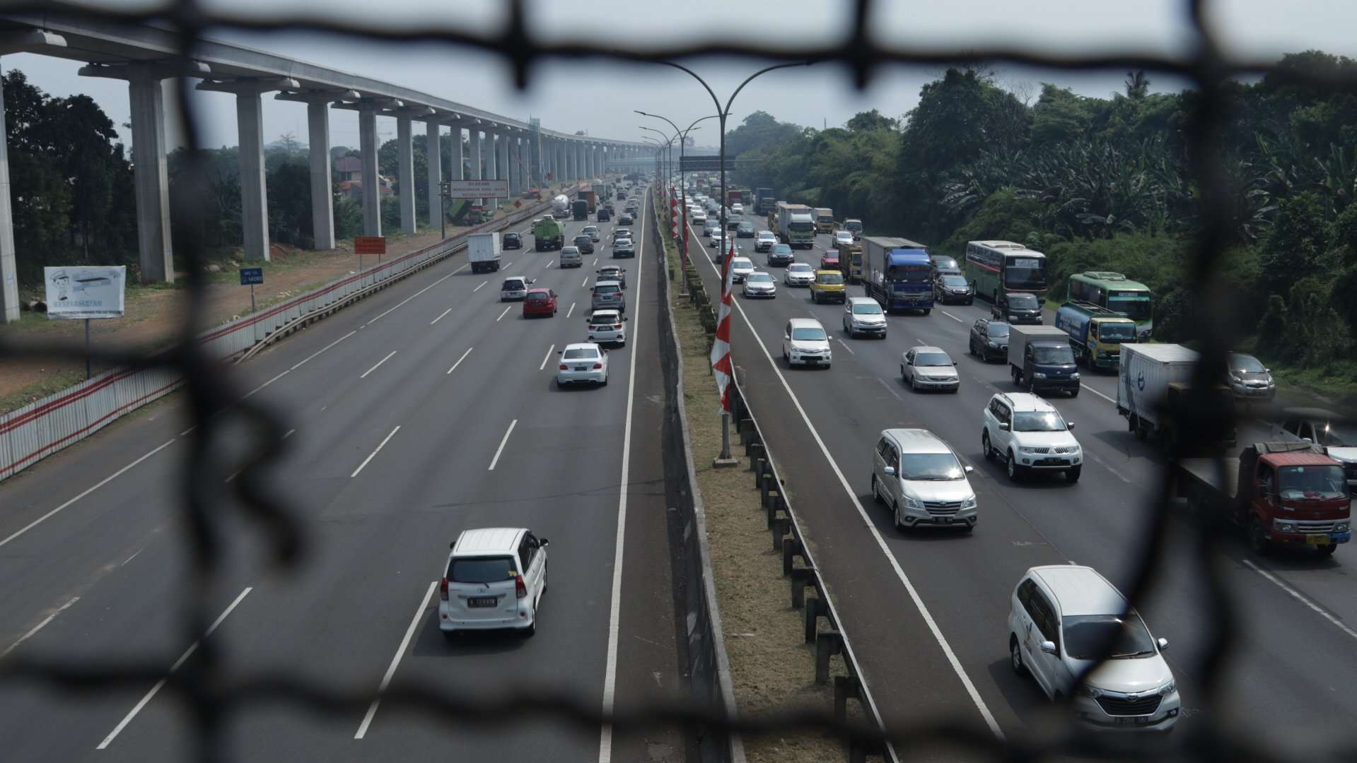 Cara Menghindari Lemparan Batu Di Jalan Tol Cara Menghindari Lemparan Batu Di Jalan Tol