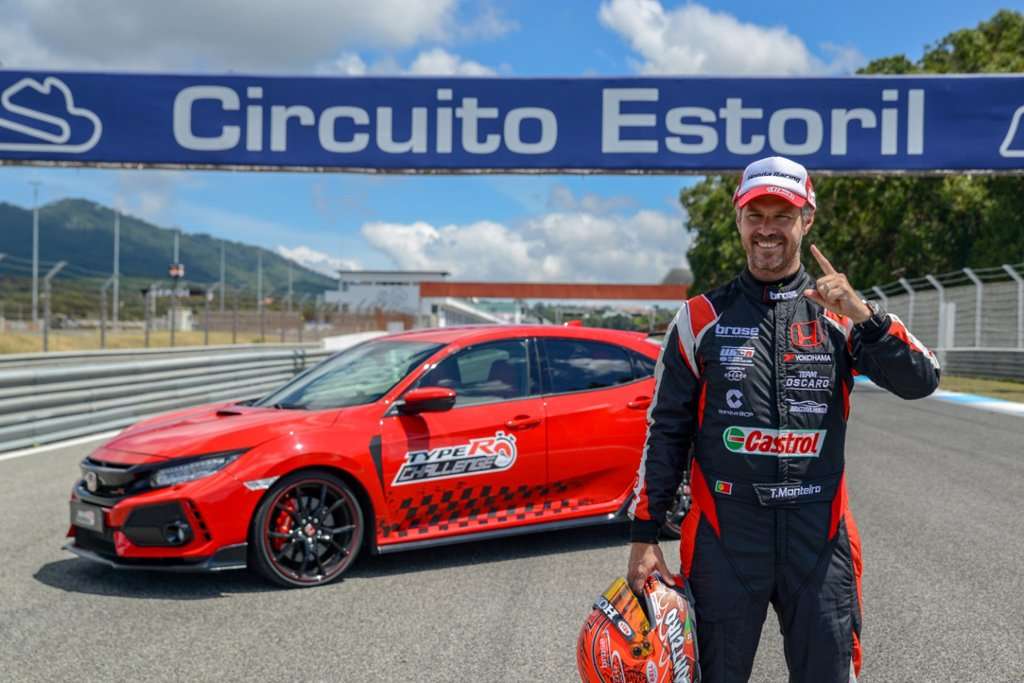 Honda Civic Type R Kembali Bikin Rekor Kecepatan Baru Honda Civic Type R Kembali Bikin Rekor Kecepatan Baru