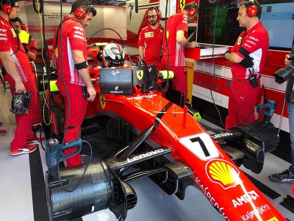 Tanda Berkabung Ferrari terhadap Sergio Marchionne di F1 GP Hongaria Tanda Berkabung Ferrari terhadap Sergio Marchionne di F1 GP Hongaria