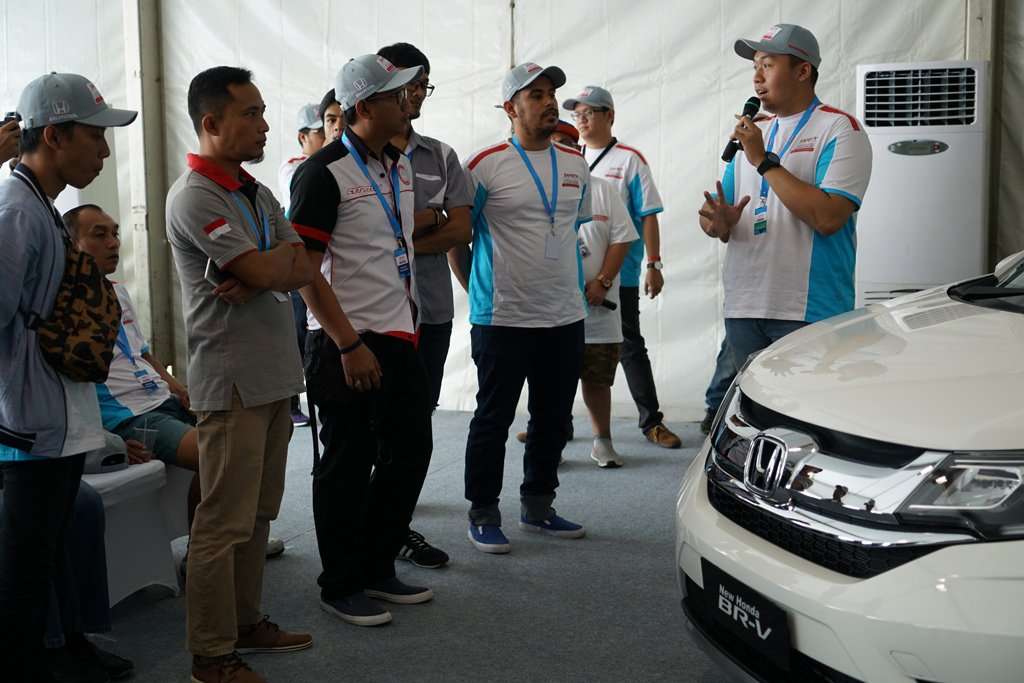 Honda Gelar Safety Driving Clinic Bagi Konsumen dan Komunitas Honda Gelar Safety Driving Clinic Bagi Konsumen dan Komunitas