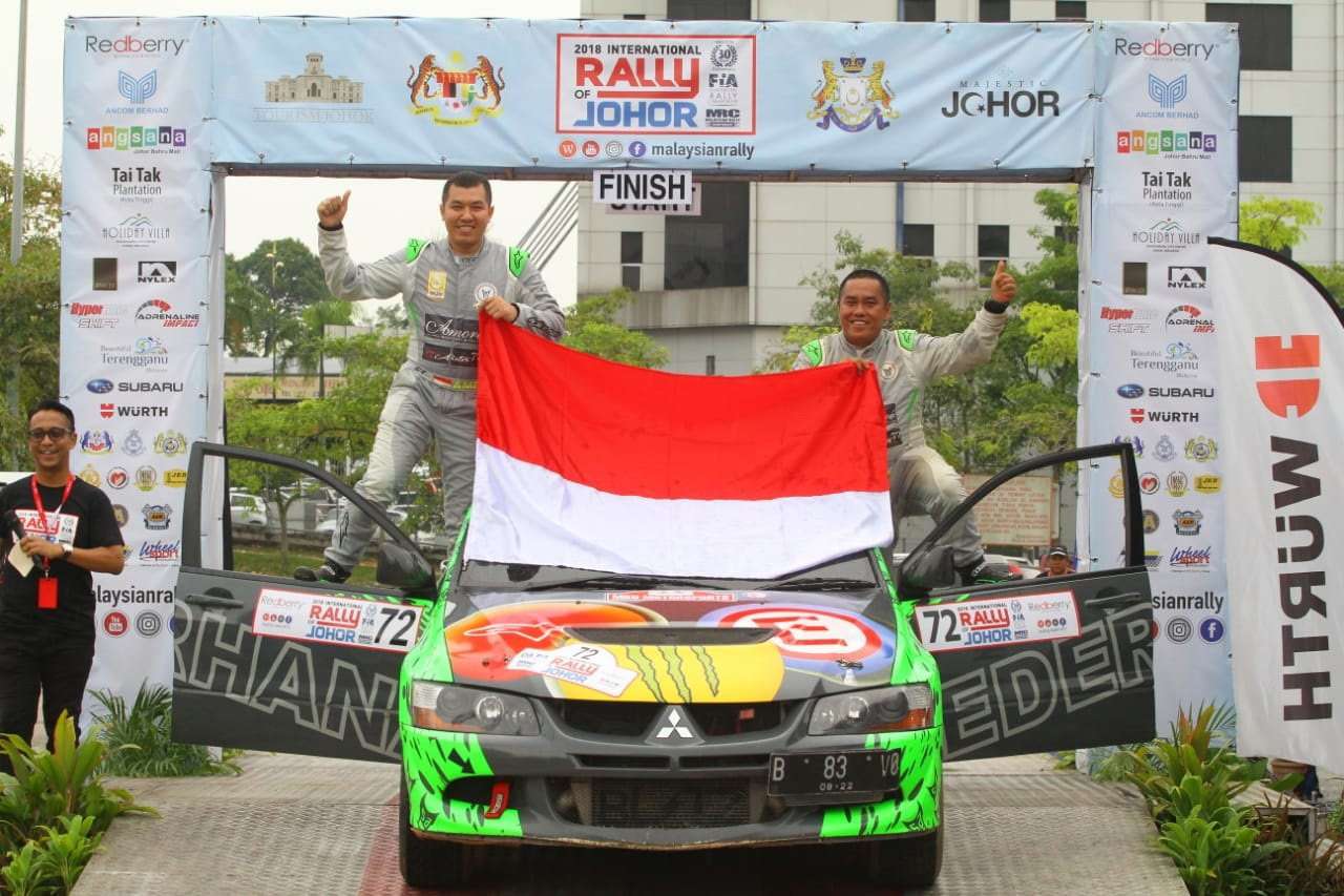 H. Rahmat Kibarkan Bendera Merah Putih di Kejuaraan Reli Malaysia 2018 H. Rahmat Kibarkan Bendera Merah Putih di Kejuaraan Reli Malaysia 2018
