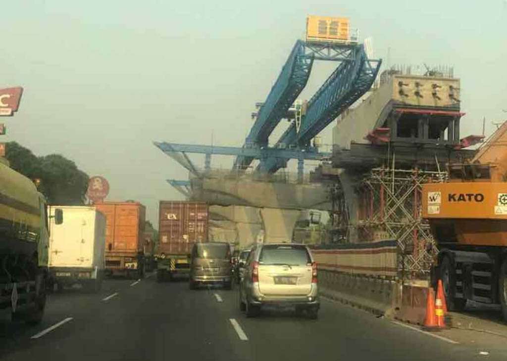 Jalan Tol Jakarta-Cikampek di Tutup Sebagian Oleh Jasamarga Jalan Tol Jakarta-Cikampek di Tutup Sebagian Oleh Jasamarga