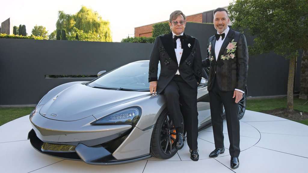 McLaren Donasikan Lelang 570S Spider Bespoke untuk Yayasan AIDS Elton John McLaren Donasikan Lelang 570S Spider Bespoke untuk Yayasan AIDS Elton John
