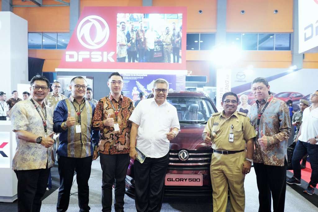DFSK Glory 580 Tarik Perhatian di GIIAS Makassar 2018 DFSK Glory 580 Tarik Perhatian di GIIAS Makassar 2018