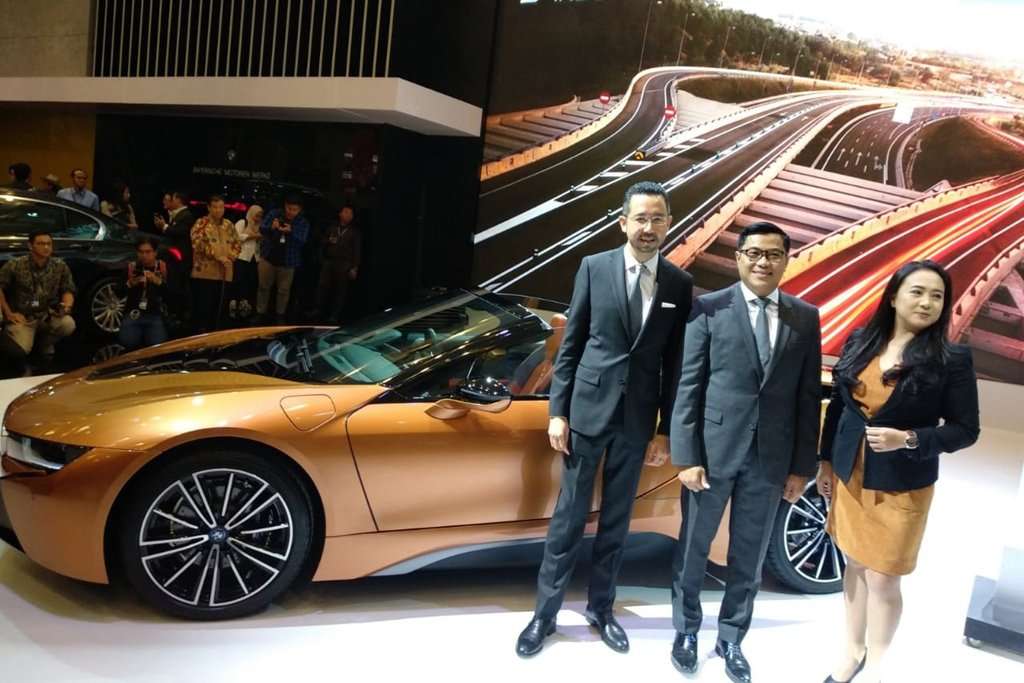 BMW i8 Roadster dan BMW Concept X7 iPerformance Hadir di GIIAS 2018 BMW i8 Roadster dan BMW Concept X7 iPerformance Hadir di GIIAS 2018