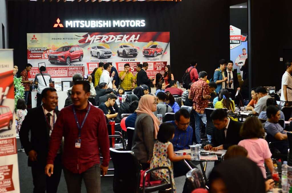 Mitsubishi Xpander Masih Menjadi Bintang di GIIAS 2018 Mitsubishi Xpander Masih Menjadi Bintang di GIIAS 2018