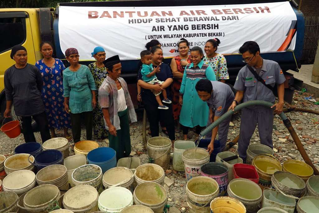 Hankook Tire Salurkan 720 Ribu Liter Air Bersih bagi Warga yang Kekeringan Hankook Tire Salurkan 720 Ribu Liter Air Bersih bagi Warga yang Kekeringan