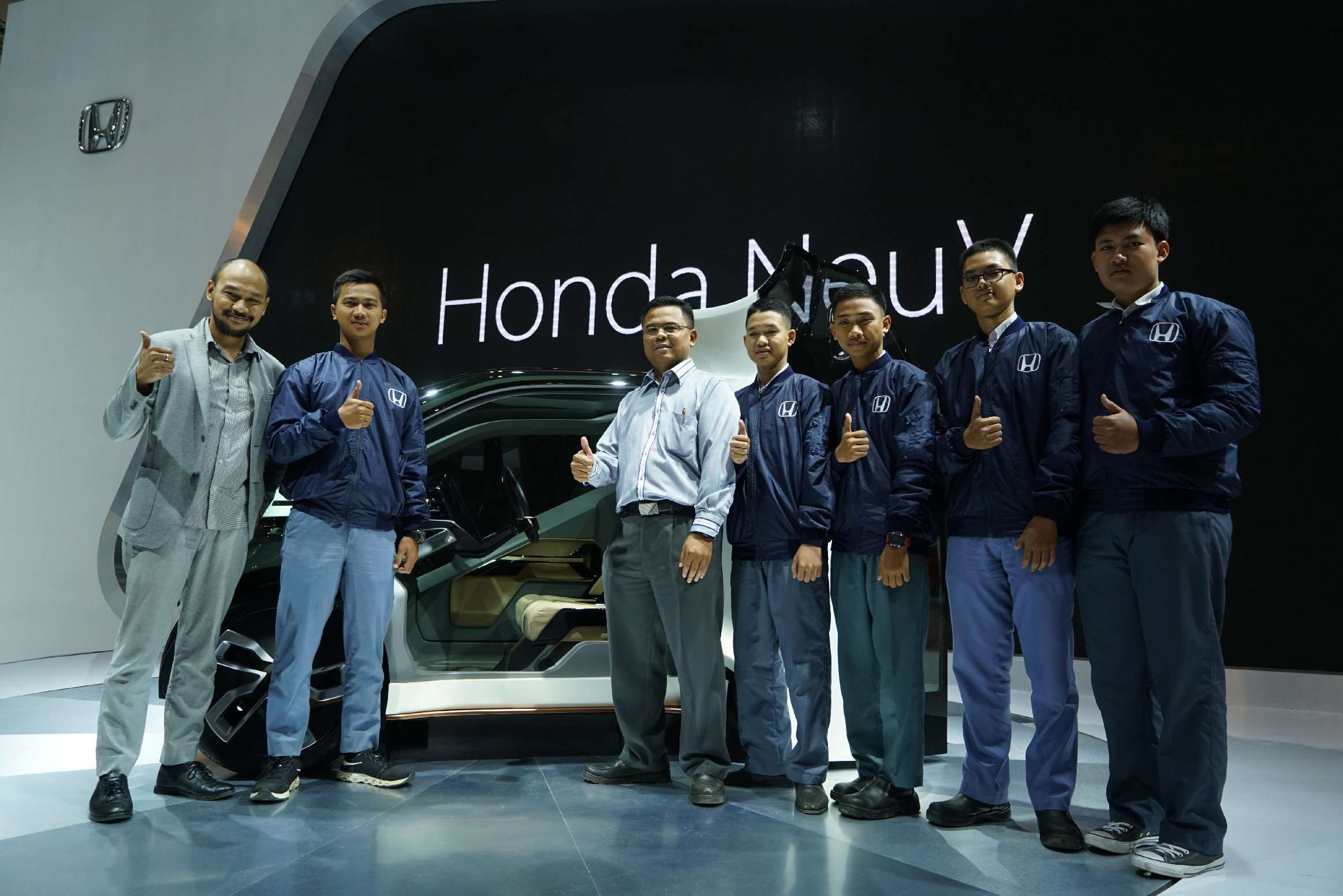 HPM Kenalkan Berbagai Teknologi Honda Kepada Para Siswa SMK HPM Kenalkan Berbagai Teknologi Honda Kepada Para Siswa SMK