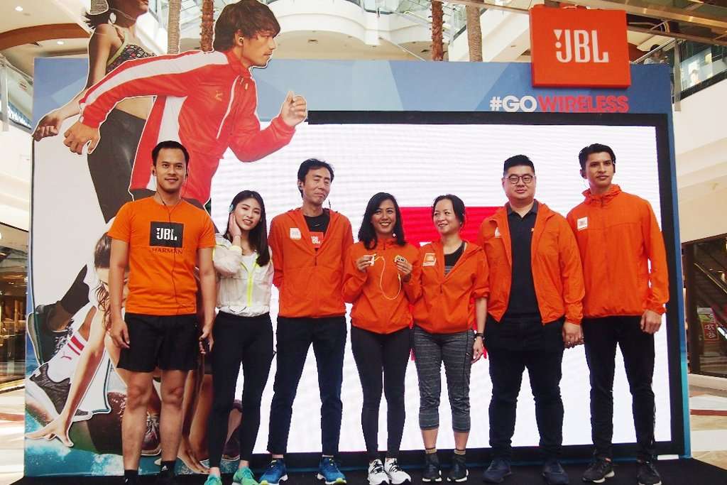JBL Perkenalkan Earphones Khusus Penggemar Sport JBL Perkenalkan Earphones Khusus Penggemar Sport