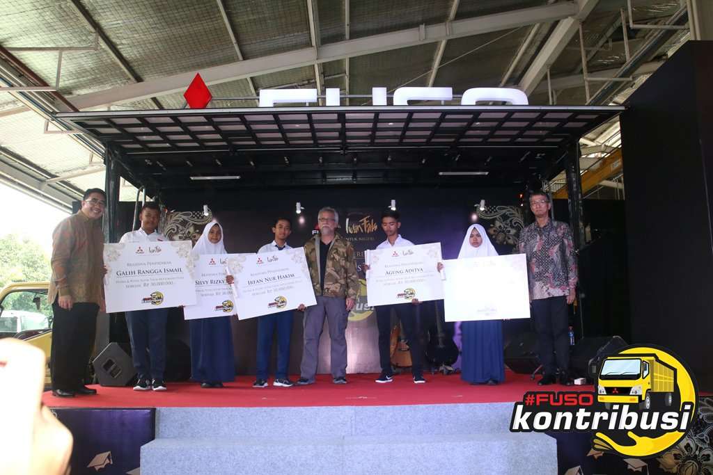 Mitsubishi Fuso Lanjutkan Program #Fusokontribusi Mitsubishi Fuso Lanjutkan Program #Fusokontribusi
