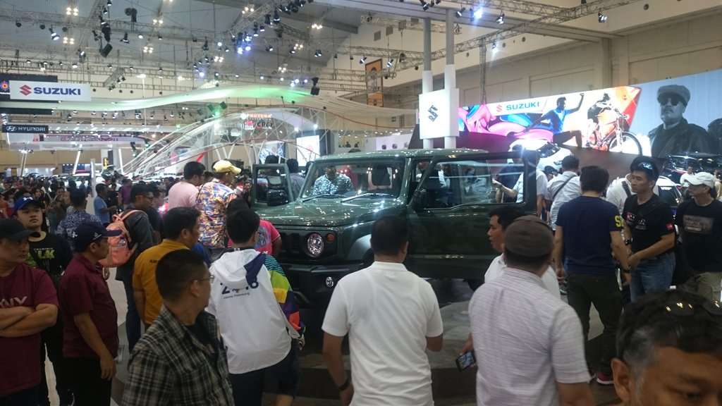 Suzuki Jimny Diserbu Pengunjung GIIAS 2018 Suzuki Jimny Diserbu Pengunjung GIIAS 2018