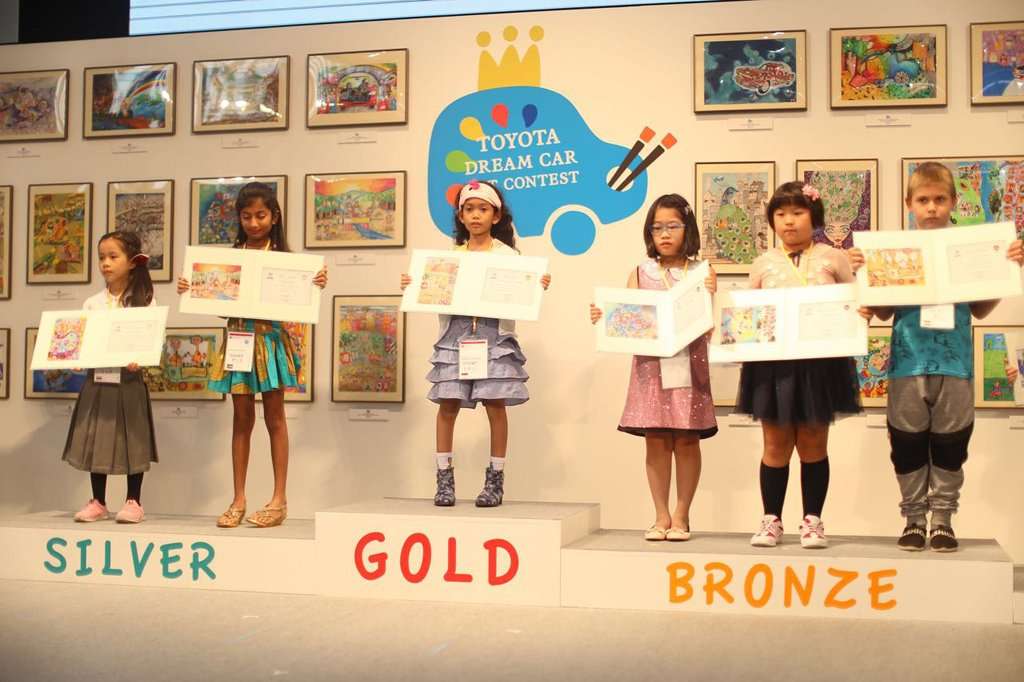 Mobil Alfabet Karya Xylone Juara Lomba Gambar Toyota di Tokyo Mobil Alfabet Karya Xylone Juara Lomba Gambar Toyota di Tokyo