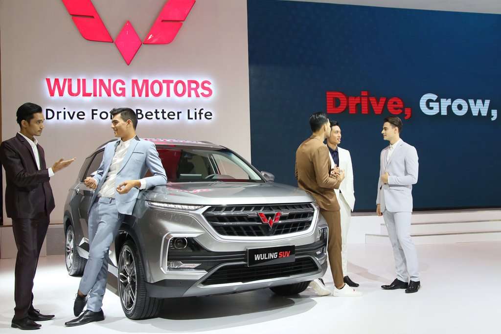 Komparasi Spesifikasi Wuling SUV Vs Honda CR-V Vs Glory 580 Komparasi Spesifikasi Wuling SUV Vs Honda CR-V Vs Glory 580