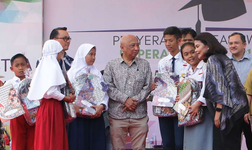 Koperasi Astra Berikan Beasiswa Kepada Total 35.024 Anak Koperasi Astra Berikan Beasiswa Kepada Total 35.024 Anak