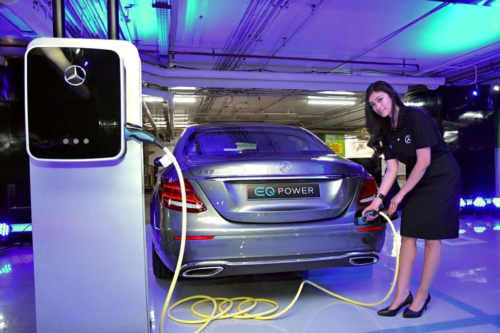 Pemilik Mercedes-Benz Lawas Juga Bisa Parkir di Charging Station Ini Pemilik Mercedes-Benz Lawas Juga Bisa Parkir di Charging Station Ini