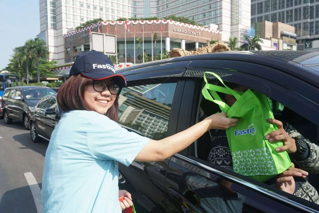Semarak Hari Pelanggan, Pertamina Lubricants Bagi-Bagi Oli Gratis Semarak Hari Pelanggan, Pertamina Lubricants Bagi-Bagi Oli Gratis
