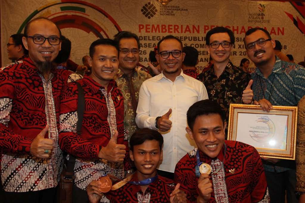Toyota Indonesia Raih Dua Medali di Asean Skill Competition 2018 Toyota Indonesia Raih Dua Medali di Asean Skill Competition 2018