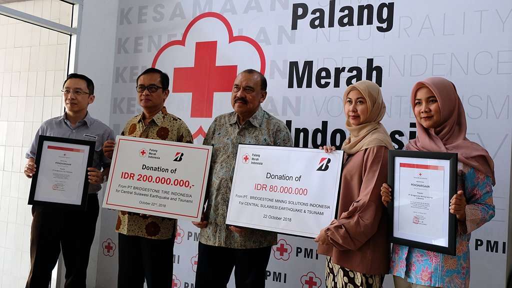 Bridgestone Indonesia Berikan Donasi Bagi Korban Gempa di Sulawesi Tengah Bridgestone Indonesia Berikan Donasi Bagi Korban Gempa di Sulawesi Tengah