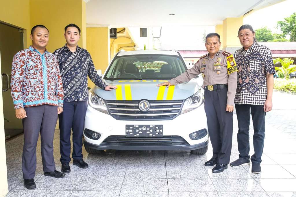 DFSK Indonesia Donasikan Glory 580 Kepada Polda Sulawesi Tengah DFSK Indonesia Donasikan Glory 580 Kepada Polda Sulawesi Tengah