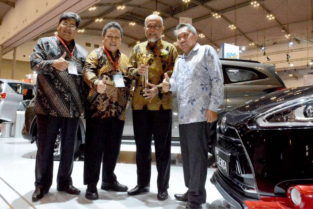 Kinerja Ekspor Toyota Indonesia Raih 9 Kali Primaniyarta Award Kinerja Ekspor Toyota Indonesia Raih 9 Kali Primaniyarta Award