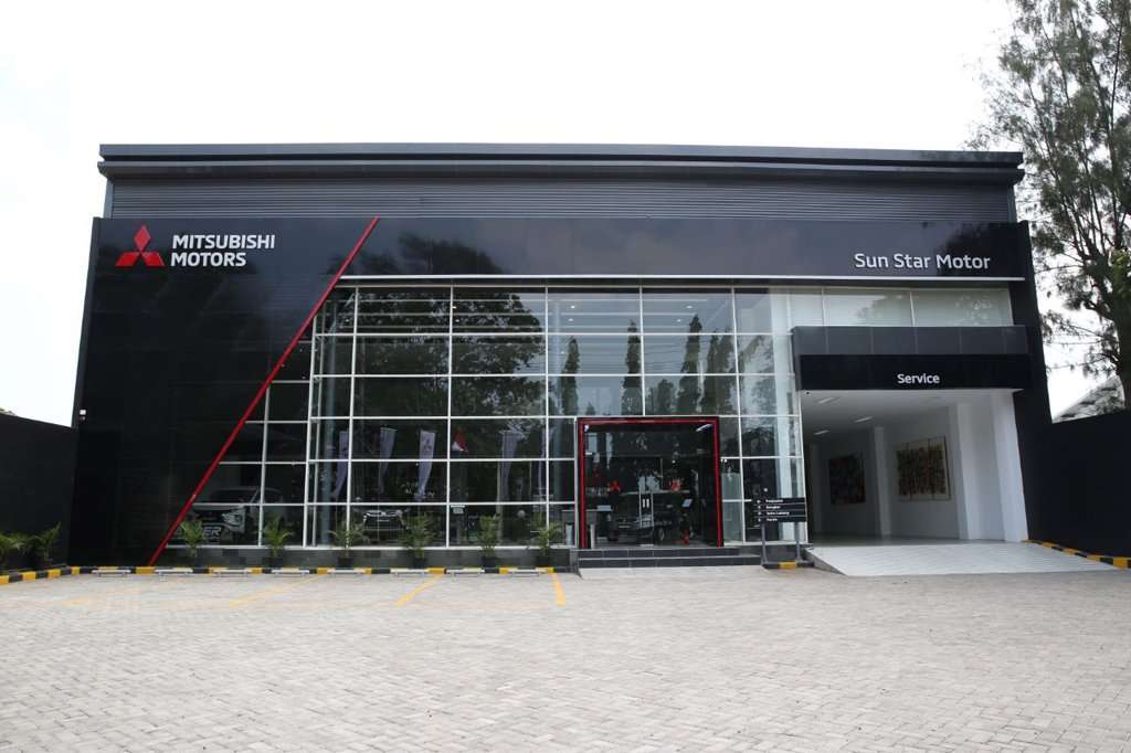 Diler Baru Mitsubishi di Probolinggo Tampil dengan Identitas Visual Terbaru Diler Baru Mitsubishi di Probolinggo Tampil dengan Identitas Visual Terbaru