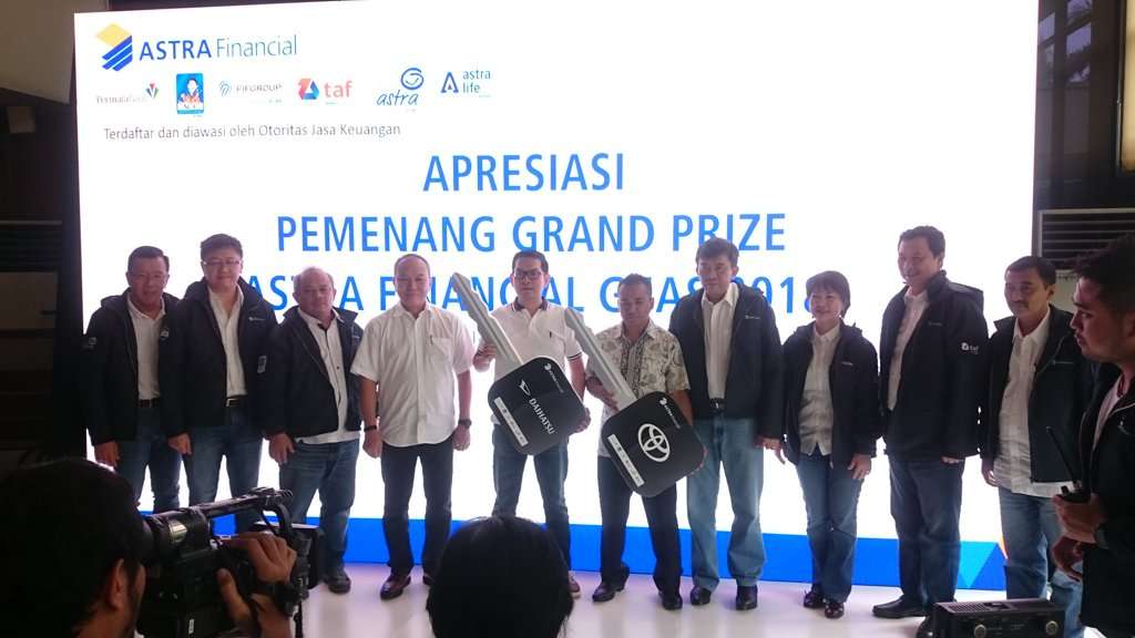 Astra Financial Serahkan 2 Grand Prize GIIAS 2018 Astra Financial Serahkan 2 Grand Prize GIIAS 2018