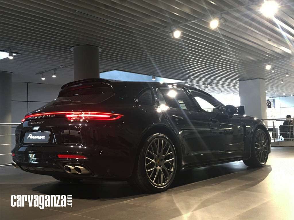 GALERI FOTO: Porsche Panamera Sport Turismo Mengaspal di Indonesia GALERI FOTO: Porsche Panamera Sport Turismo Mengaspal di Indonesia