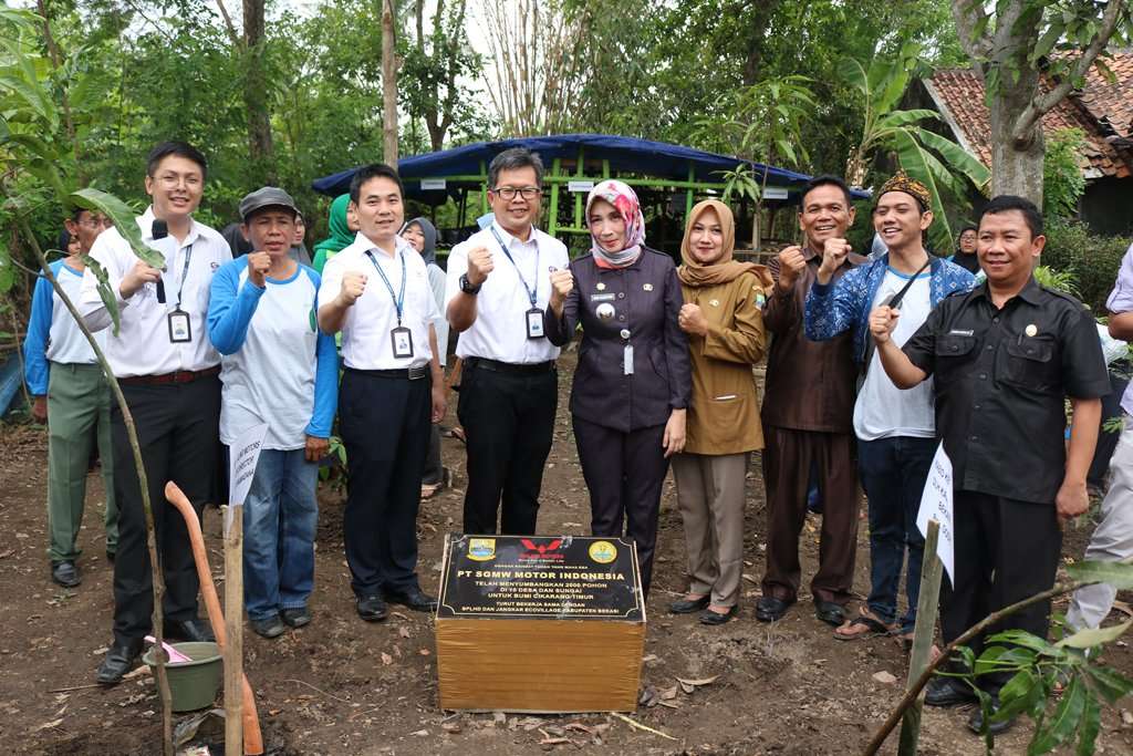 Wuling Tanam 2.000 Pohon dan Donasi Kubah Masjid di Bekasi Wuling Tanam 2.000 Pohon dan Donasi Kubah Masjid di Bekasi