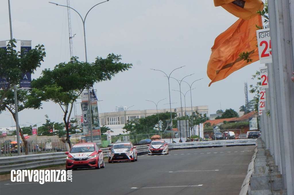 Alvin Bahar Tahan Duo Toyota Menangkan Balap Jalan Raya Alvin Bahar Tahan Duo Toyota Menangkan Balap Jalan Raya