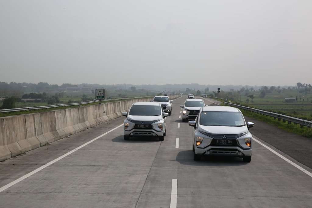 Menembus Tol Trans Jawa dengan Mitsubishi Xpander Menembus Tol Trans Jawa dengan Mitsubishi Xpander
